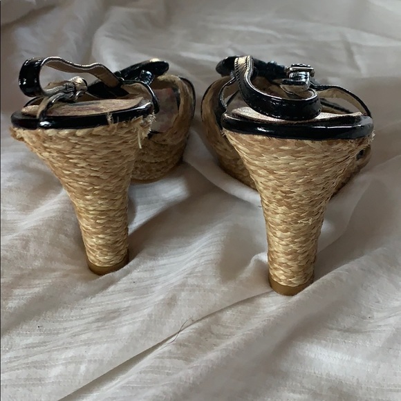 Two Lips Sandals - Picture 2 of 3